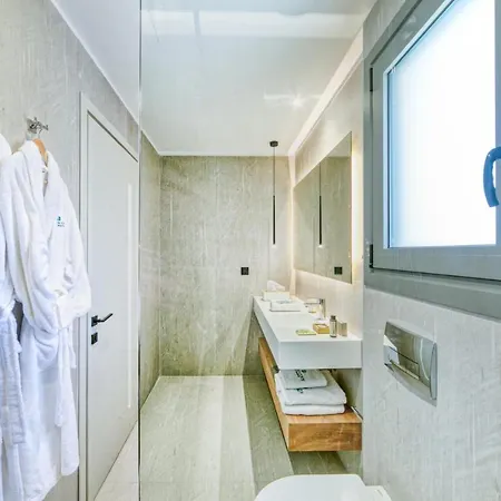 Hidden Cove Corfu ホテル 4*